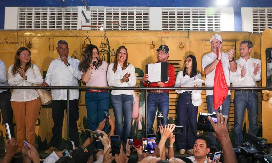 Vamos a dejar en este gobierno financiadas todas las troncales férreas: presidente Petro