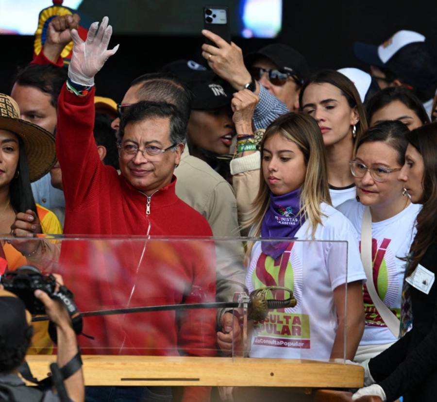 Antonella Petro causa sensación con su nuevo estilo en las marchas del 1 de mayo