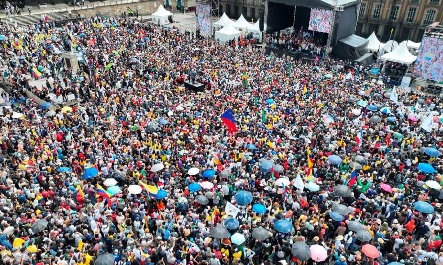 Ni un voto por quien se atreva a tratar de cerrarle la boca al pueblo en la consulta: Petro