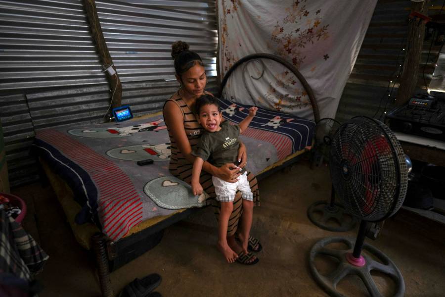 Desamparo en un desierto de Colombia: indígenas y migrantes padecen recortes de Trump