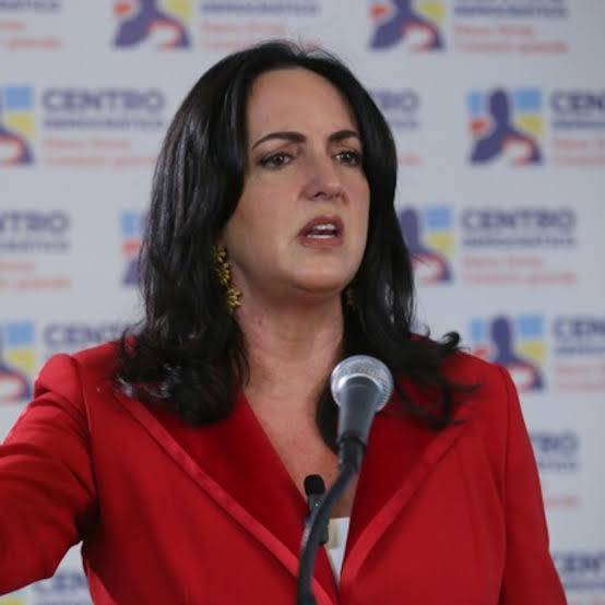 María Fernanda Cabal cuestiona ausencia de Petro en cumbre de 2023 tras carta de Álvaro Leyva