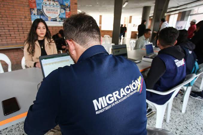 Migración Colombia advierte demoras en aeropuertos por protestas laborales