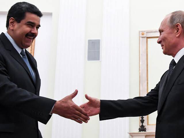 Maduro se reúne con Putin y anticipa 