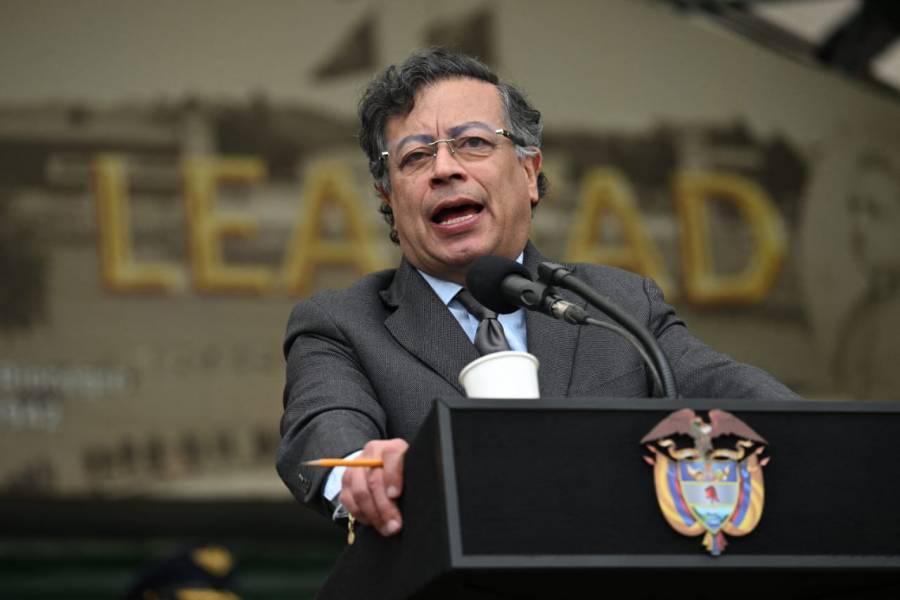 Petro denuncia que la seguridad en los puertos colombianos está bajo control del narcotráfico