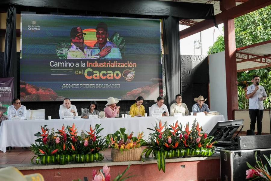 Petro entrega centros de acopio de cacao para impulsar economía en Arauca y Boyacá
