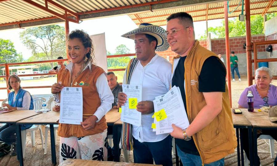 Entregan 1,055 hectáreas a firmantes de paz para desarrollo de proyectos agroalimentarios en Catatumbo