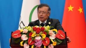 Petro propone diálogo de civilizaciones como base para orden global en Foro China-Celac