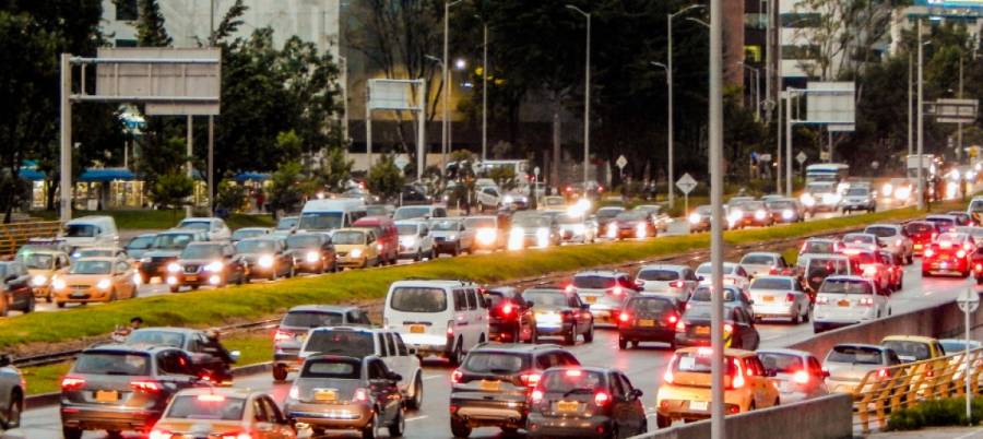 Pico y placa en Bogotá para el jueves 15 de mayo de 2025: restricciones y horarios