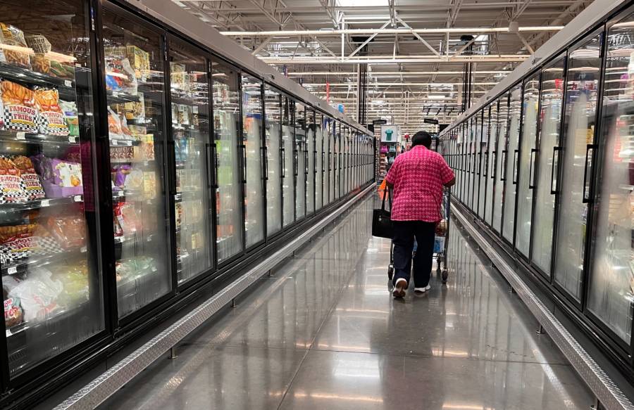 Walmart obtiene sólidos resultados pero advierte del efecto de los aranceles