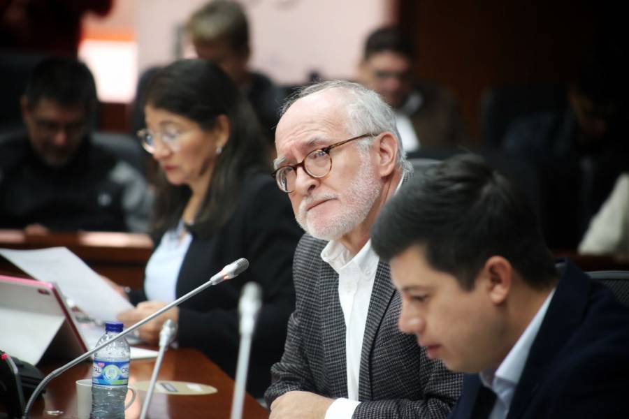 Senador Guido Echeverri urge a profundizar la descentralización territorial en Colombia sin eliminar los departamentos