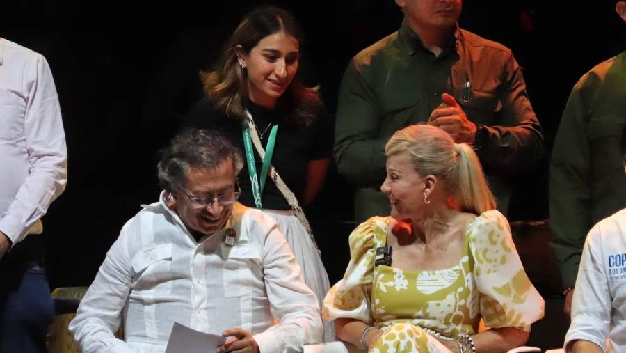 Cruce de mensajes entre Petro y Dilian Toro por fracaso de la consulta laboral