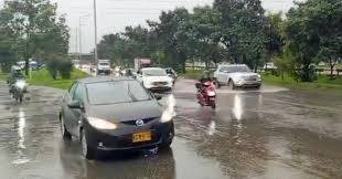 Congesti&oacute;n vehicular en Bogot&aacute; debido a lluvias este martes 20 de mayo