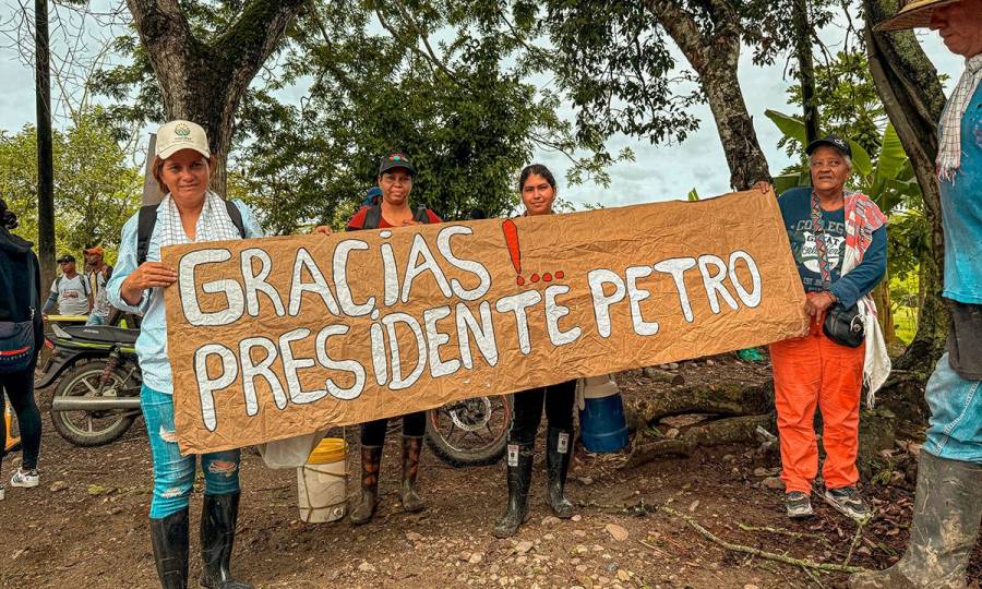 Gobierno entregará en Santander predios usurpados por exparas a campesinos del Magdalena Medio