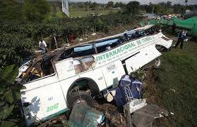 Mueren diez universitarios en accidente de autob&uacute;s en Colombia