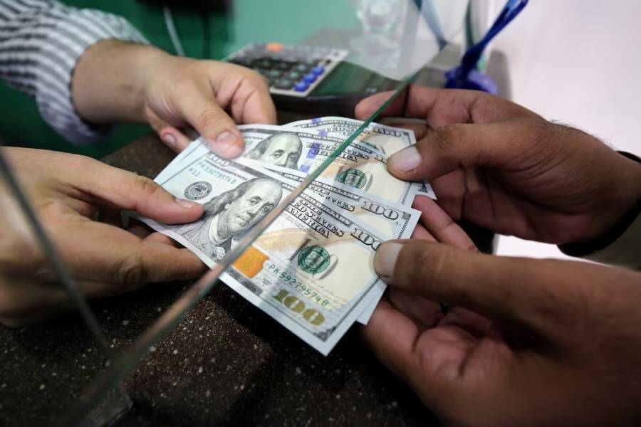 Impuesto a remesas desde EE. UU. amenaza ingresos clave para Colombia