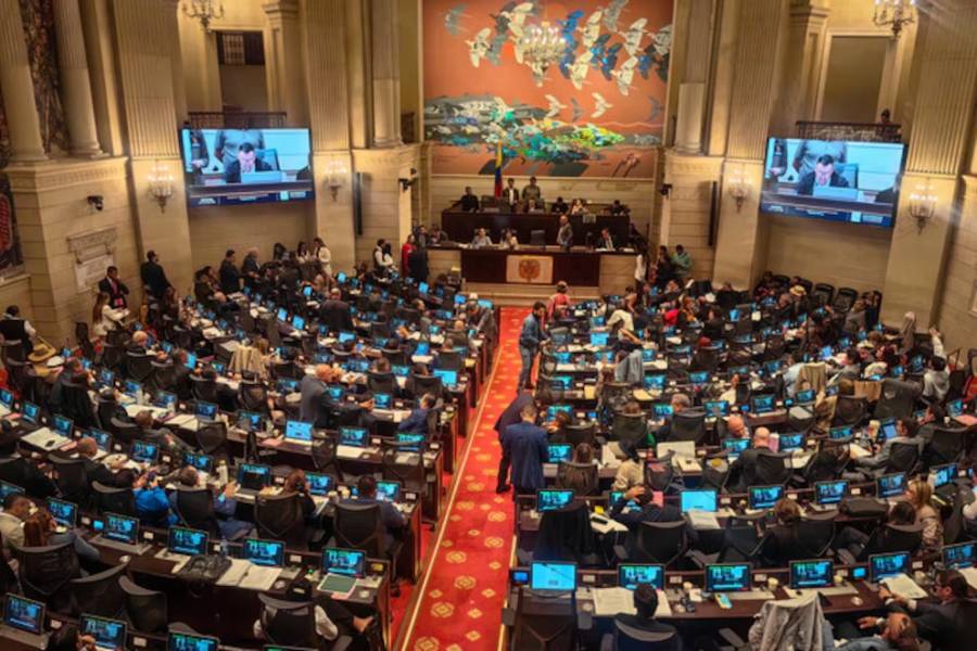 Reforma laboral avanza en el Senado con respaldo del Gobierno y consulta popular