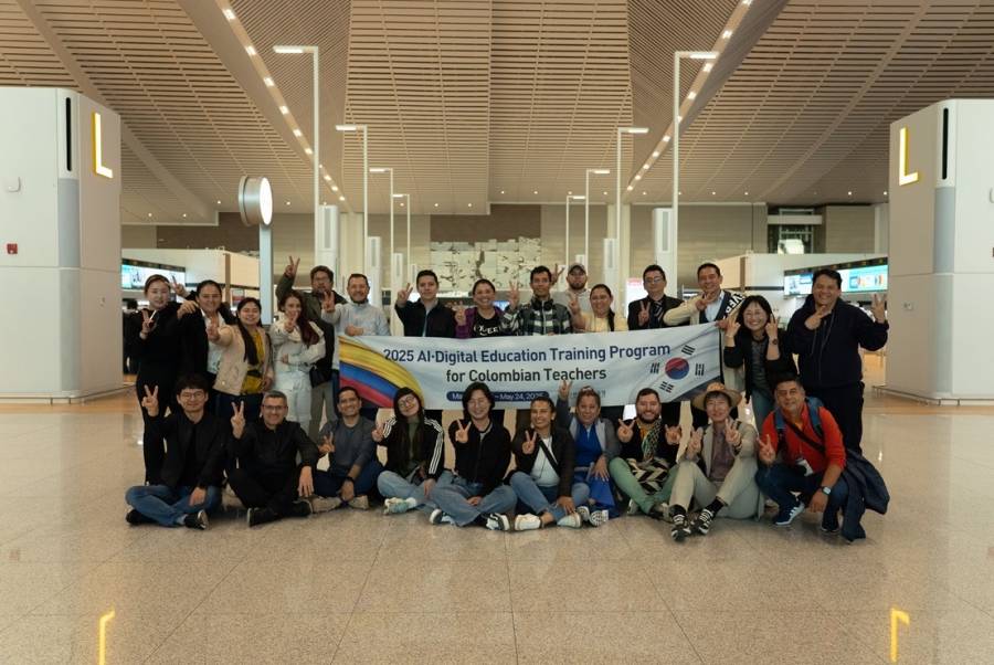 Docentes colombianos regresan de Corea con nuevas herramientas para liderar la transformación digital y ética en las aulas