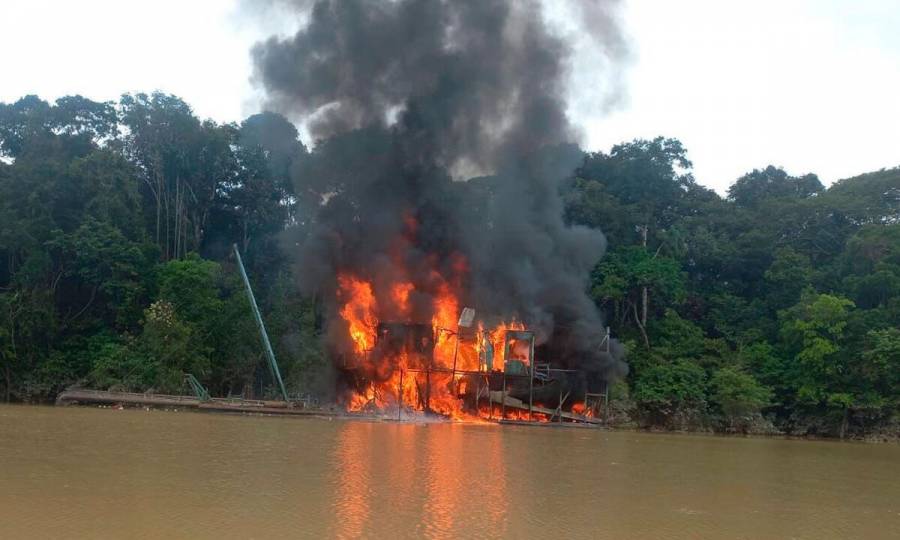 Colombia y Brasil destruyen infraestructura minera ilegal del grupo armado “Comandos de Frontera” en Amazonas