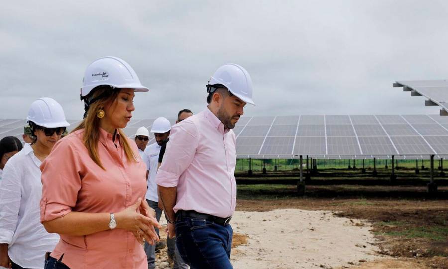 Con granja solar en Sucre el Gobierno garantiza energía limpia a 500 hogares de San Antonio de Palmito