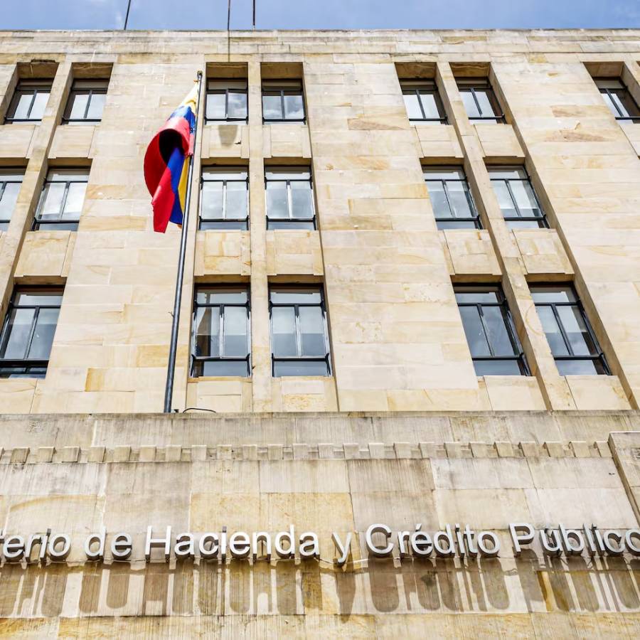 Decreto 0572 de Petro genera controversia por nuevos anticipos en retención en la fuente