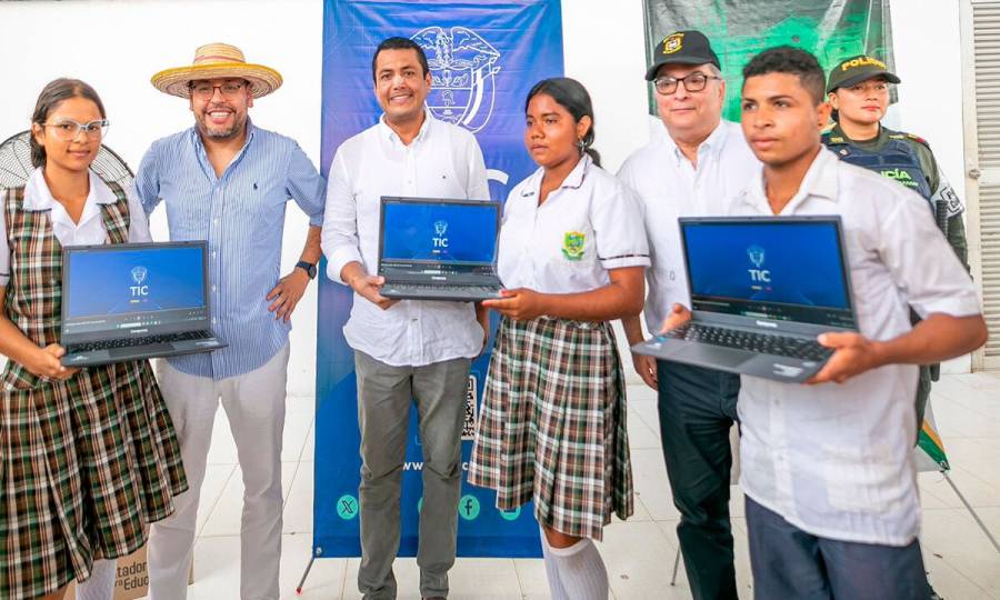 Para enfrentar desafíos de la IA, Gobierno avanza en conectividad y educación digital