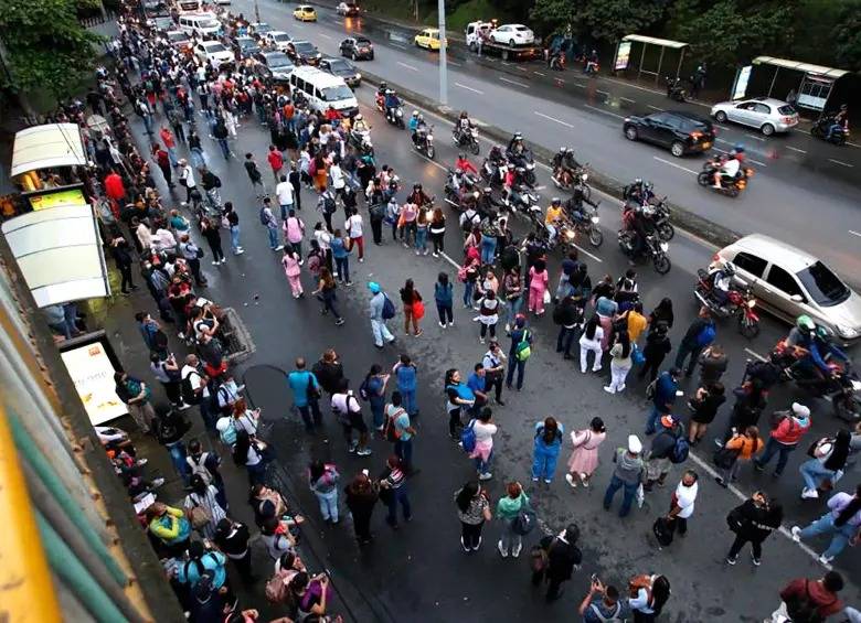 Protesta en la vía Medellín-Costa Caribe colapsa movilidad en el norte del Valle de Aburrá