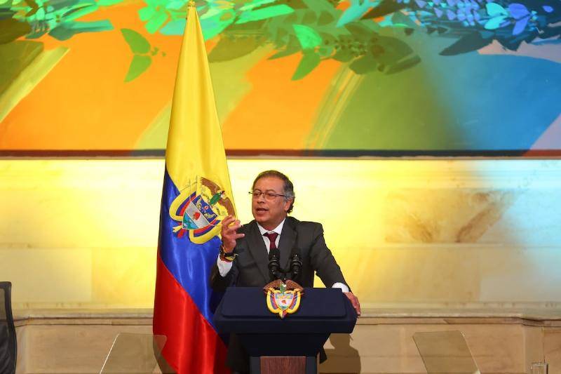 Petro critica a élites económicas durante acto de disculpas del Estado colombiano