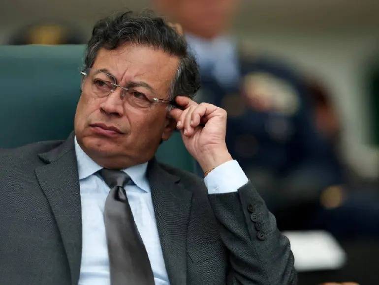Creciente crisis institucional: el Senado rechaza consulta laboral decretada por Petro