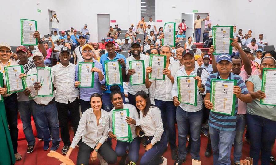 Municipios de Bol&iacute;var recibieron titulaci&oacute;n de 207 predios para escuelas, centros de salud, parques, acueductos y cementerios