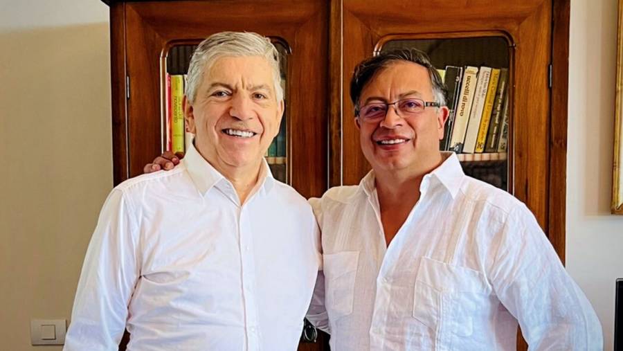 Petro y Gaviria coinciden en acto oficial en medio de tensiones por decreto de consulta popular