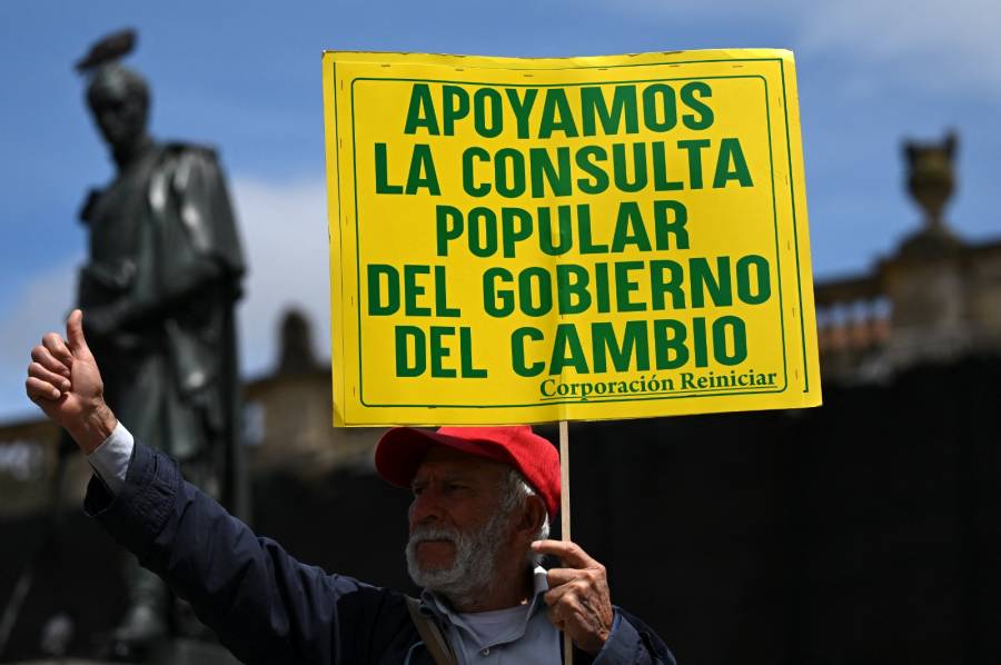 Procuradur&iacute;a abre indagaci&oacute;n contra ministros por firma del decreto de consulta popular promovido por Petro