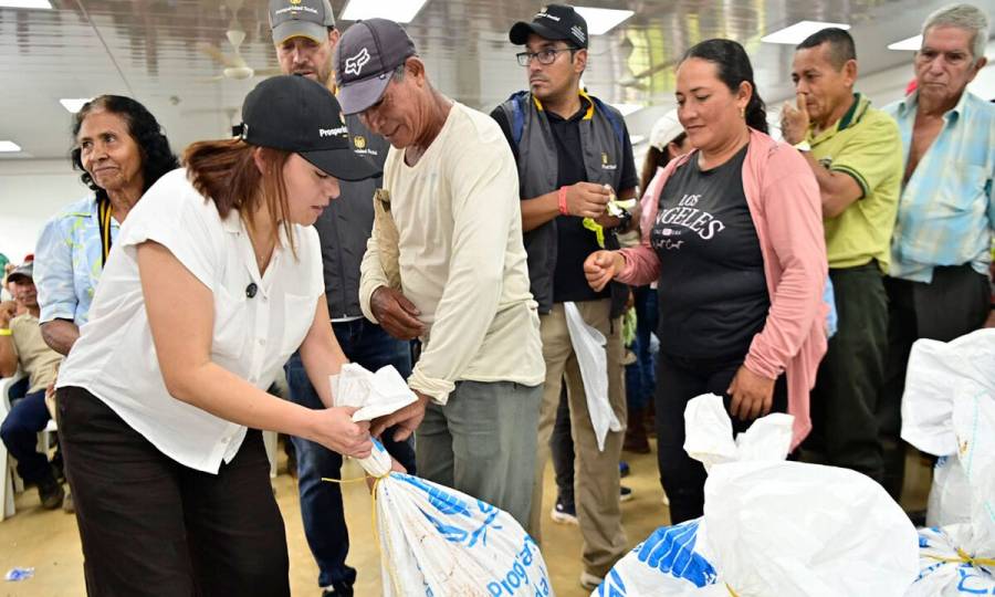 Gobierno entrega más de 20 mil ayudas humanitarias en Guaviare por ola invernal