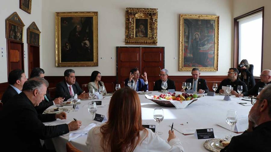 A instancias de la iglesia y en busca de un acuerdo, Petro se reúne con las cortes, Congreso y organismos de control