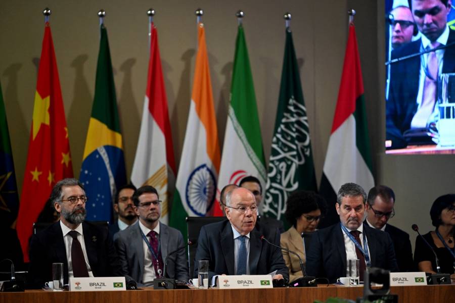 Colombia ingresa al banco de los BRICS en medio de tensiones con EEUU