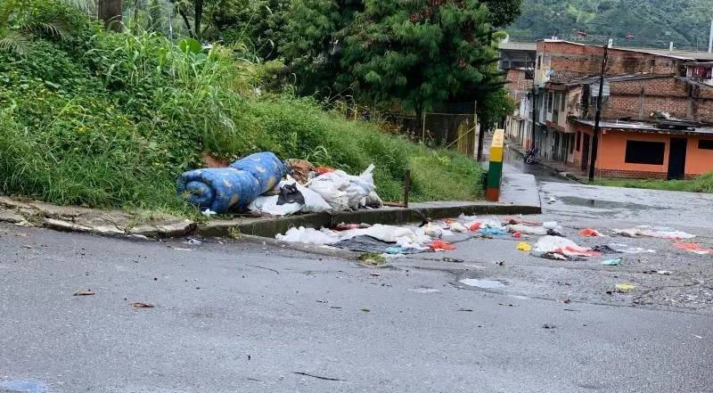 Basuras en calles de Ibagu&eacute; agravan riesgos para salud y convivencia