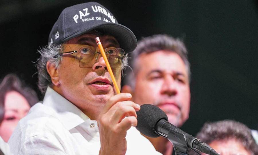 Presidente Petro anuncia cuerpo de inspectores para hacer cumplir la Reforma Laboral