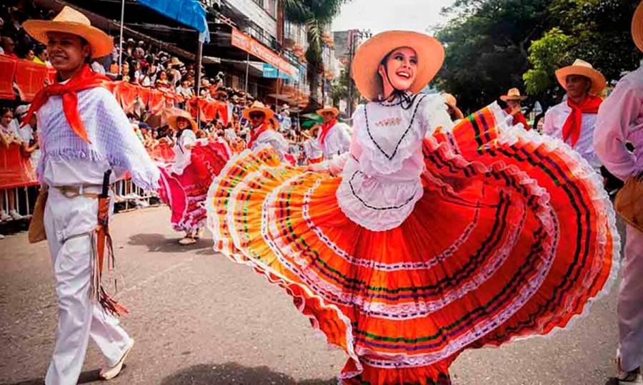 Con nuevas rutas y fiestas, Gobierno lanza la temporada turística de mitad de año