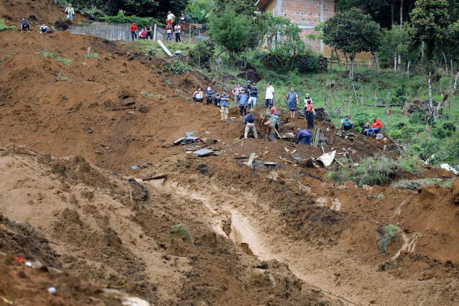 Diez muertos en Colombia por un deslizamiento de tierra cerca de Medellín