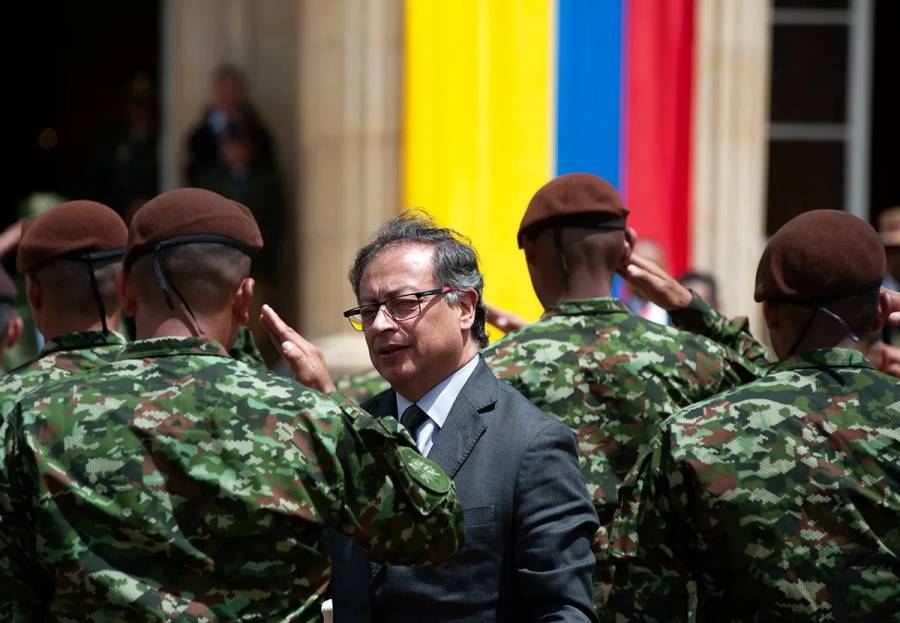 Ejército colombiano recibe respaldo total para actuar contra estructuras criminales