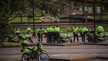 Más de 900 policías refuerzan seguridad en Bogotá para recibir a Santa Fe campeón