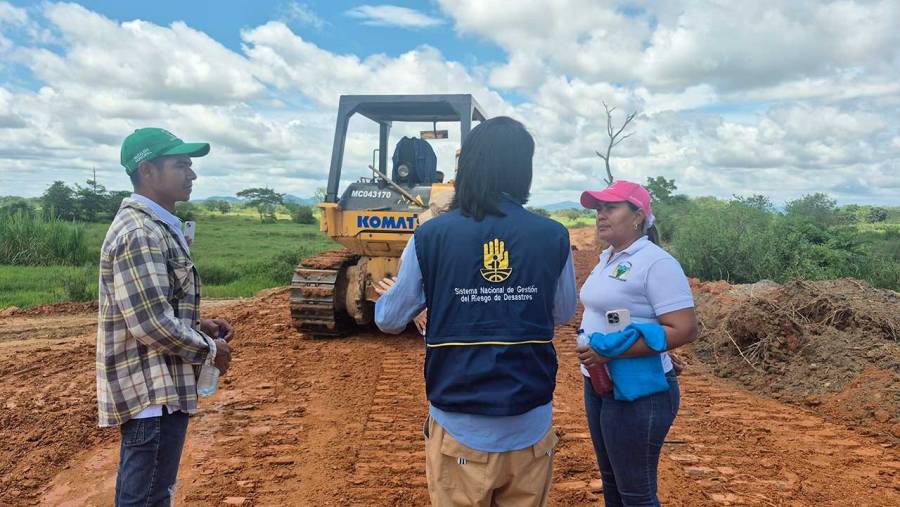 UNGRD refuerza diques en Nechí para prevenir desbordamientos del río Cauca