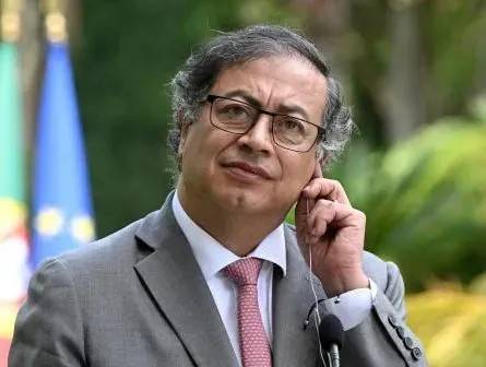 Petro denuncia conspiración internacional tras filtración de audios en España