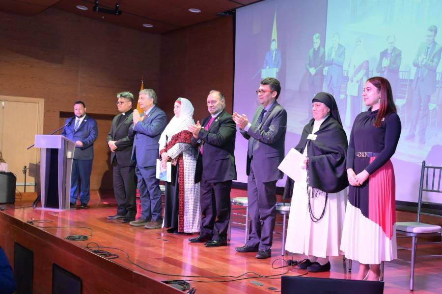 El Congreso exalta el papel social del sector religioso en Colombia