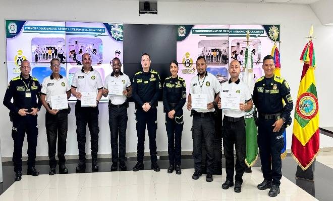 La Policía Nacional en Cartagena certifica a los nuevos “Guardianes del Turismo y Patrimonio Nacional Senior 2025”