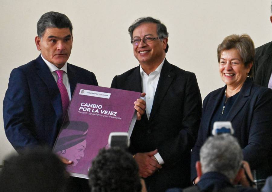 Procurador Gregorio Eljach critica indirectamente a Petro durante foro de la OCDE en Barranquilla