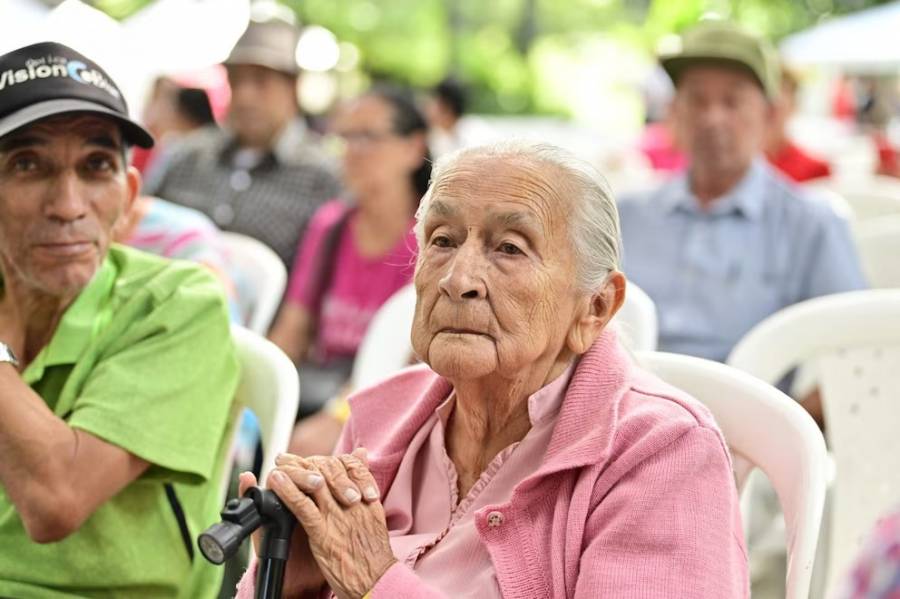 Colombia inicia sexto pago de subsidios para adultos mayores en pobreza extrema