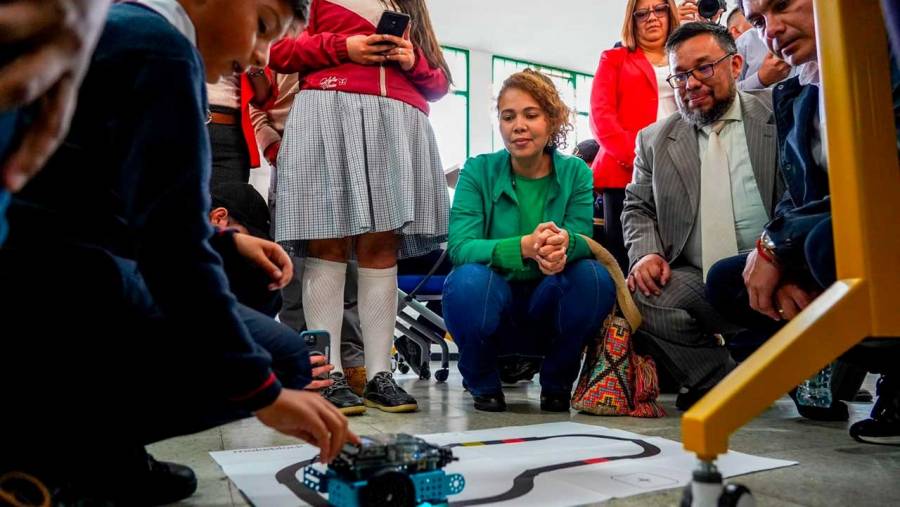 Gracias al Gobierno, Alb&aacute;n estrena laboratorio STEAM para transformar la educaci&oacute;n con ciencia e innovaci&oacute;n