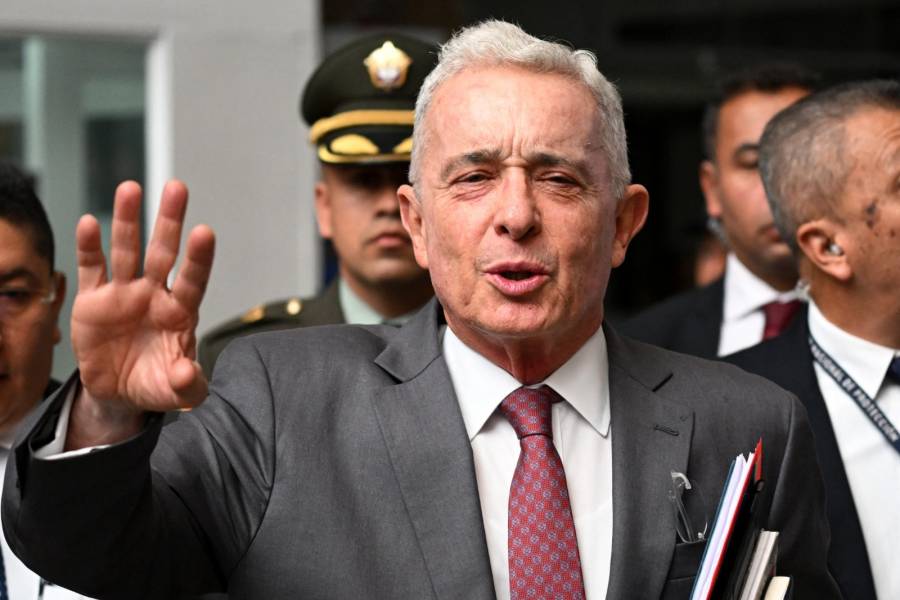 Abogado de &Aacute;lvaro Uribe denuncia ante instancias internacionales presiones indebidas de Timochenko y Diosdado Cabello sobre proceso judicial