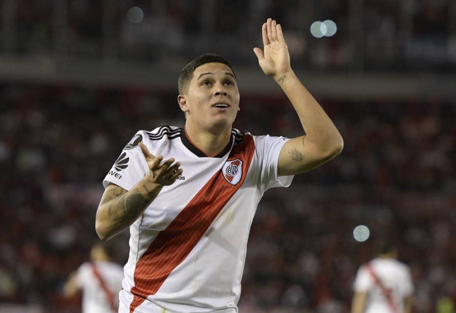 Colombiano Juanfer Quintero firma y empieza su tercer ciclo en River