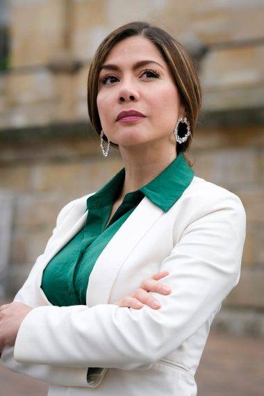 Catherine Juvinao critica el silencio de seguidores de Petro tras pol&eacute;mica frase del presidente